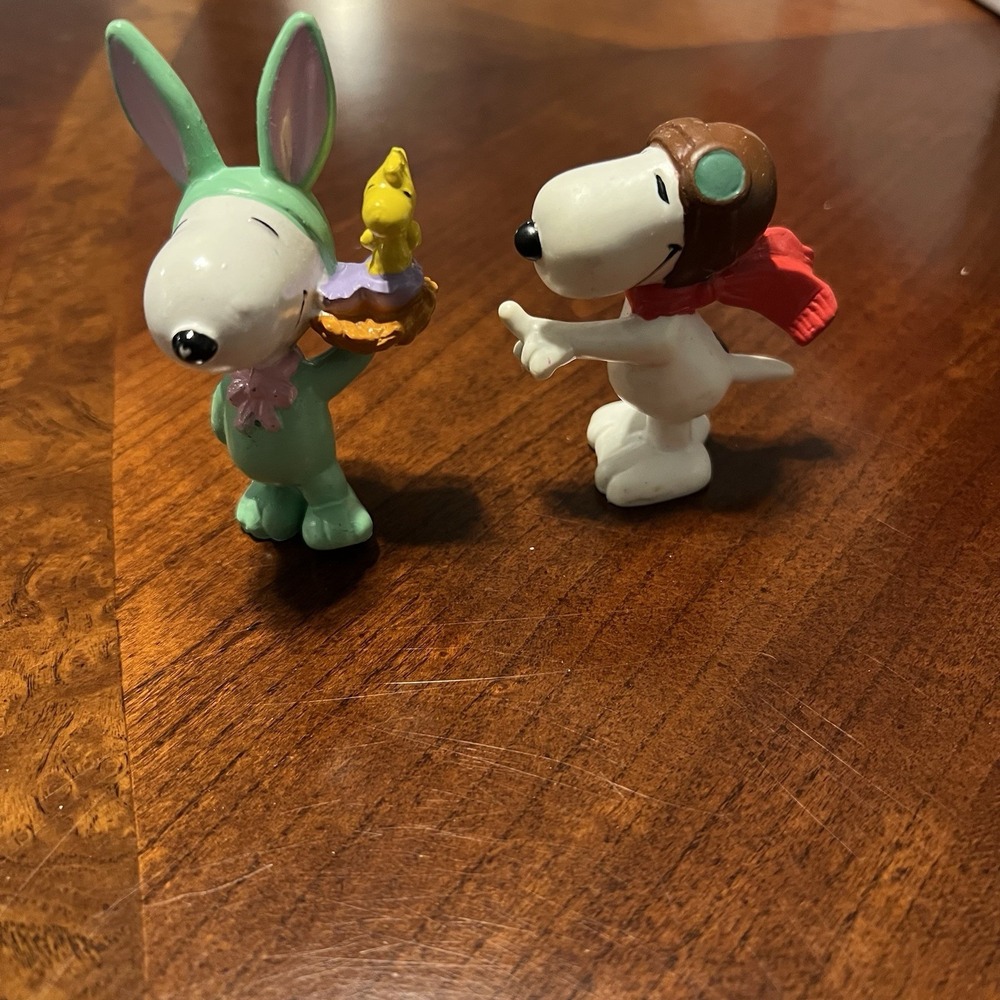 Snoopy Peanuts Lot Of 2 Red Barron And Easter Bunny Peanuts PVC